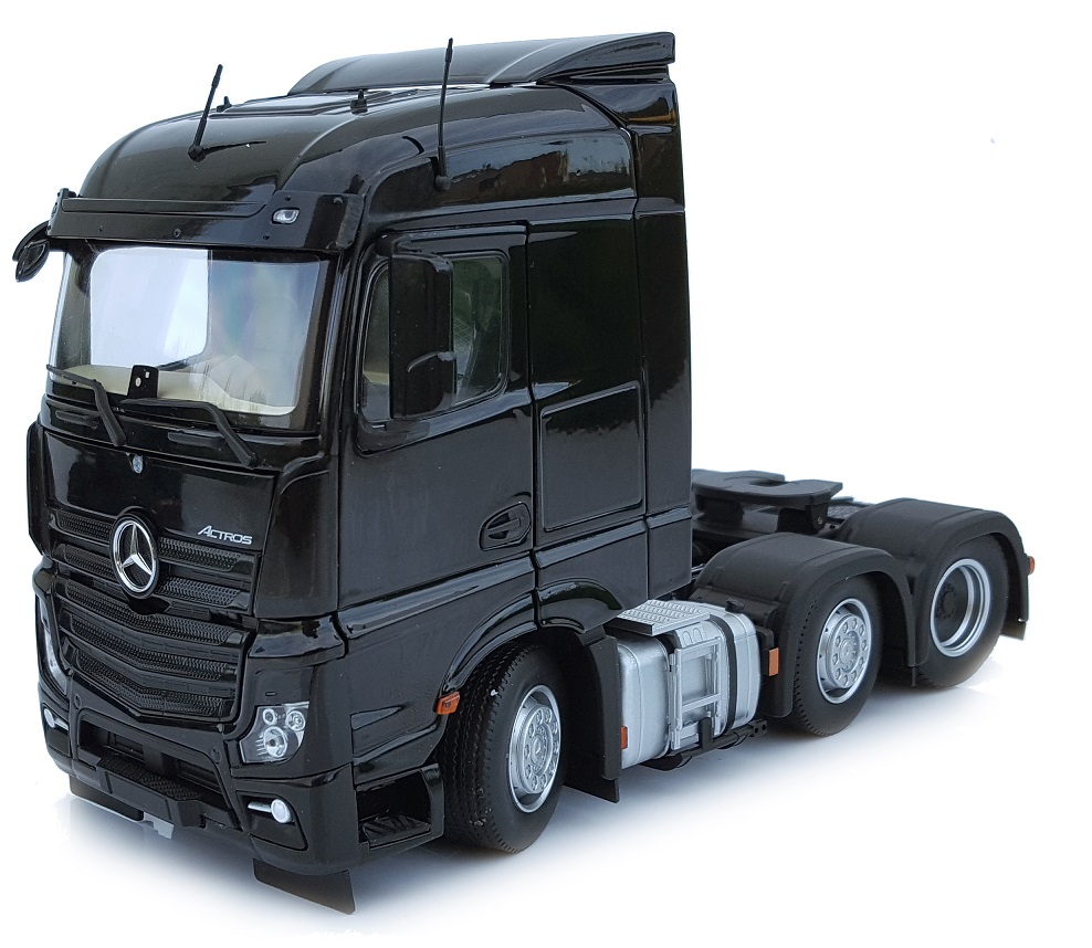 Mercedes-Benz Actros Streamspace 6x2 Zwart